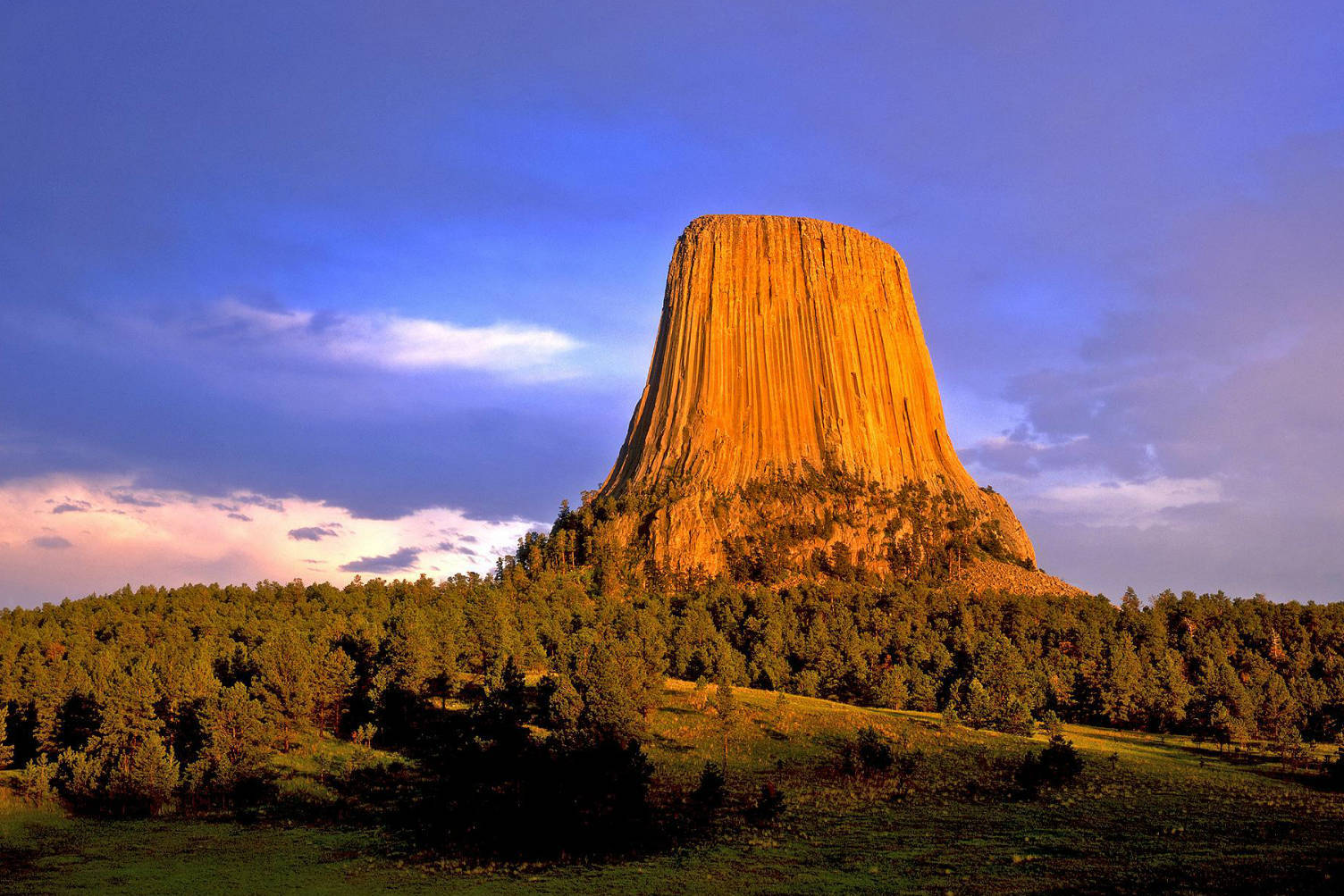 Monumento Nacional Torre del Diablo - Devils Tower | Secret World Trip Planner