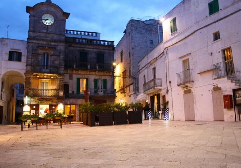 Symbol of Cisternino, the Clock Tower - Cisternino | Secret World Trip Planner