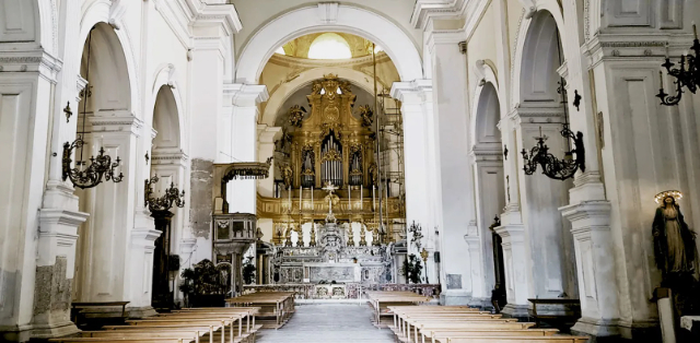 Basilique Saint-Jacques des Espagnols - Napoli | Secret World Trip Planner