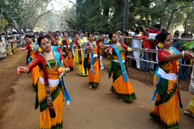 Basanta Utsav, la "Fiesta de la Primavera - Santiniketan | Secret World Trip Planner