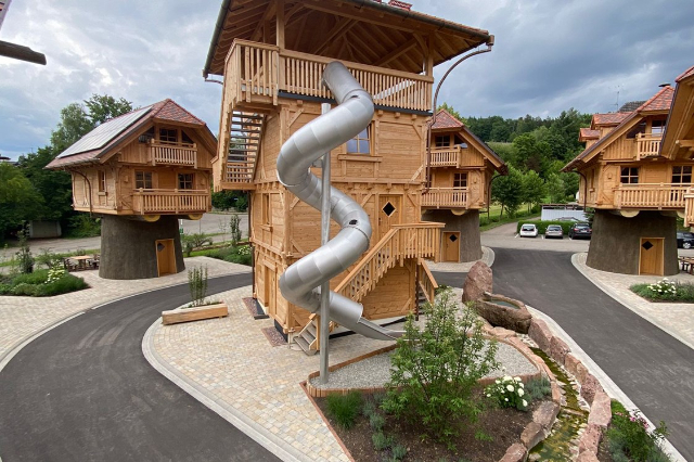 Schwarzwalder Hof est le village des cabanes dans les arbres. - Freiburg im Breisgau | Secret World Trip Planner