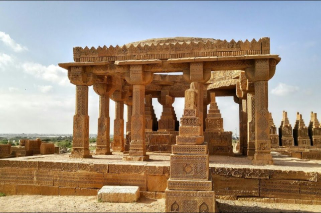 Necropoli di Makli, uno dei più grandi siti funerari del mondo - Makli | Secret World Trip Planner