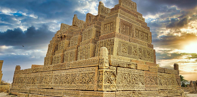 Necropoli di Makli, uno dei più grandi siti funerari del mondo - Makli | Secret World Trip Planner