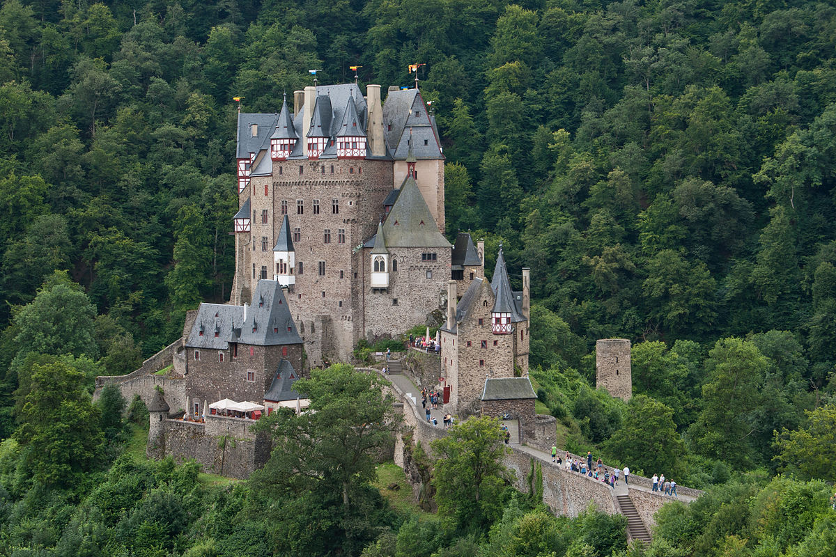 Castillo de Eltz - Wierschem | Secret World Trip Planner