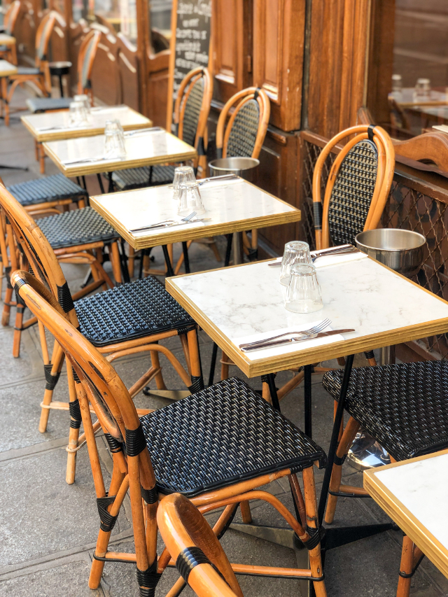 Las sillas de la Maison Gatti - Villemer | Secret World Trip Planner