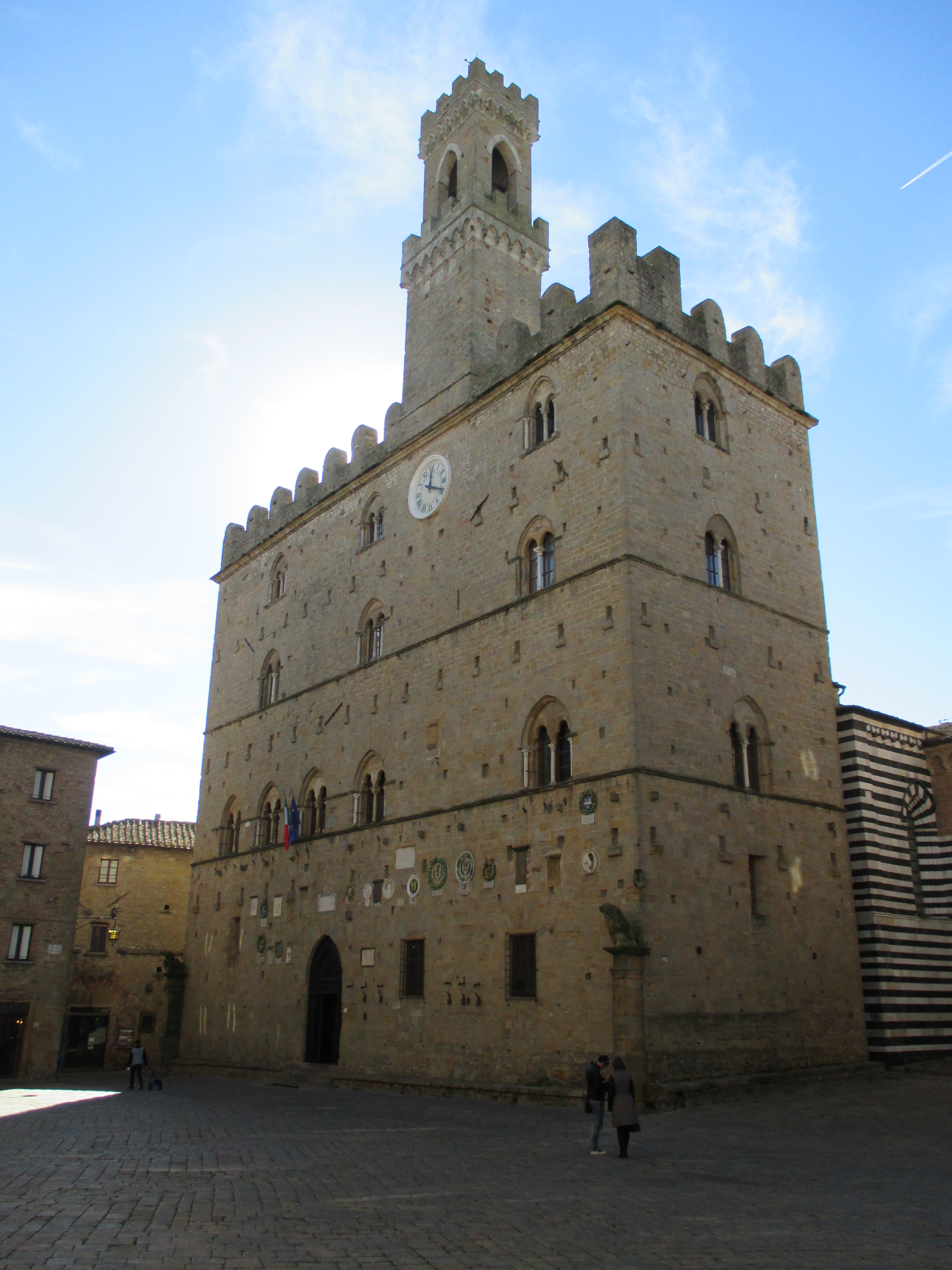 کاخ پیشین - Volterra | Secret World Trip Planner