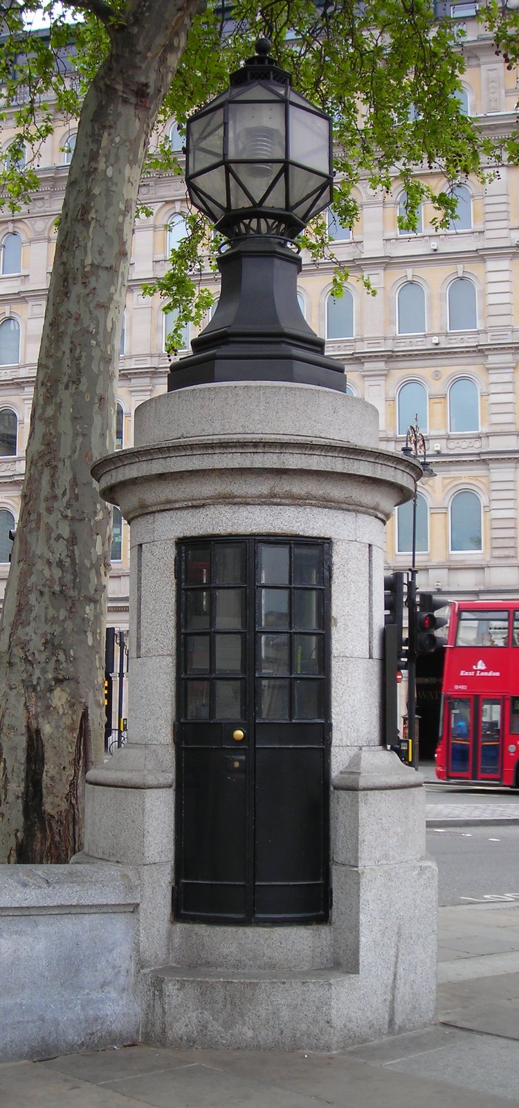 The Smallest Police Station in the UK - Londra | Secret World Trip Planner