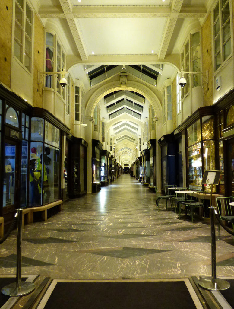 The deluxe Burlington Pascade në Londër - Londra | Secret World Trip Planner