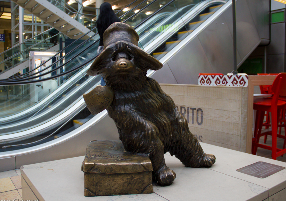 Paddington Bear Statue in Paddington Station - Londra | Secret World Trip Planner