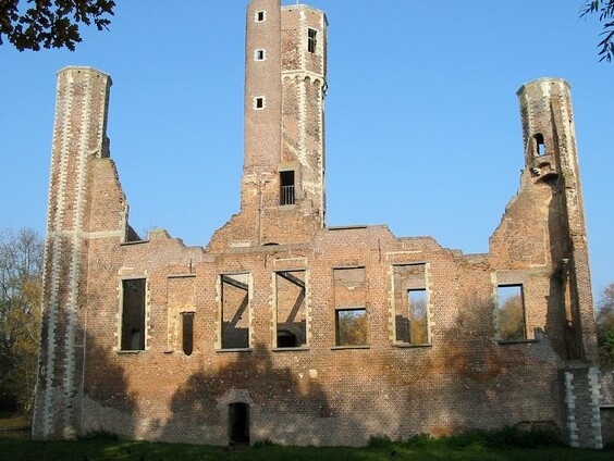 Las ruinas del castillo de Elst en Duffel - Duffel | Secret World Trip Planner