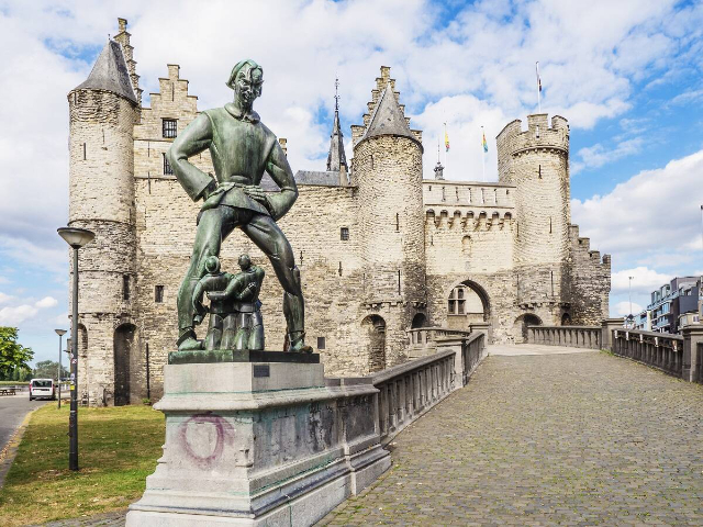 Kip Lange Wapper - Antwerpen | Secret World Trip Planner