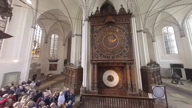 Relógio astronómico - Rostock | Secret World Trip Planner
