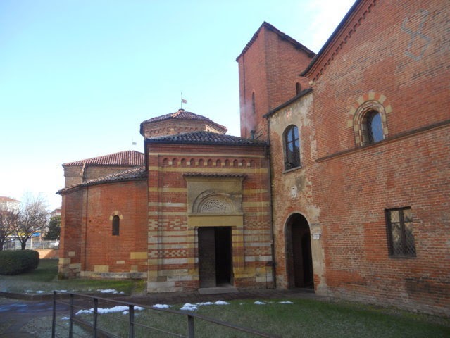 శాన్ పియట్రో యొక్క బాప్టిస్టరీ - Asti | Secret World Trip Planner