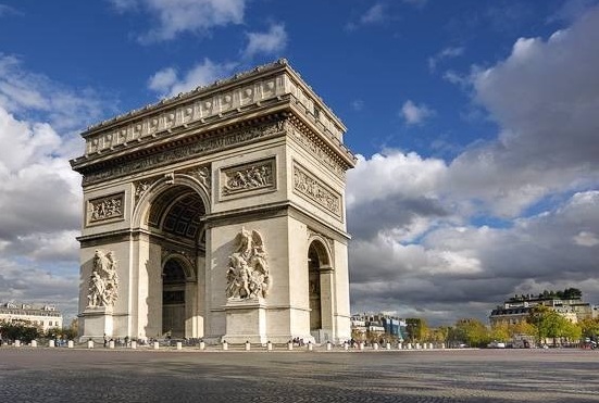 El Arco del Triunfo es uno de los símbolos más importantes de París - Paris | Secret World Trip Planner