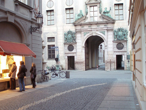 Viscardigasse el extraño callejón de Mónaco. - München | Secret World Trip Planner