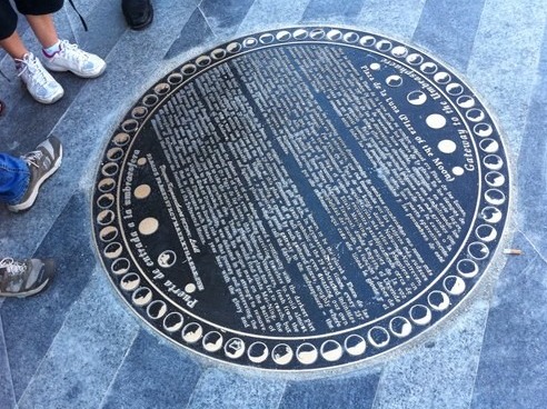 La Plaza de la Luna in Madrid - Madrid | Secret World Trip Planner