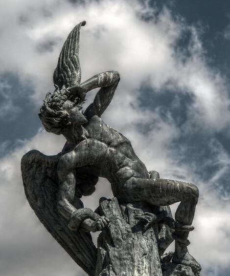 Madrid:Lind Fallið Engill,minnismerki að Satan - Madrid | Secret World Trip Planner
