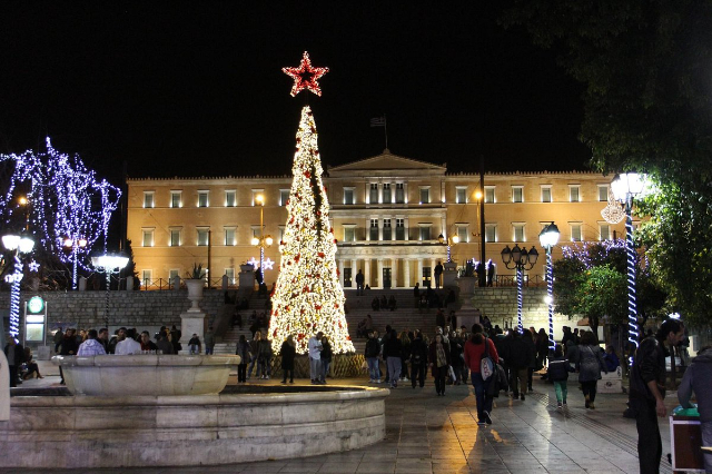 Syntagma Square - Athina | Secret World Trip Planner