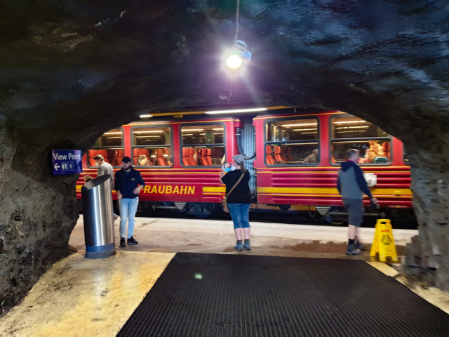 Bahnhof Eismeeri jaam - Grindelwald | Secret World Trip Planner