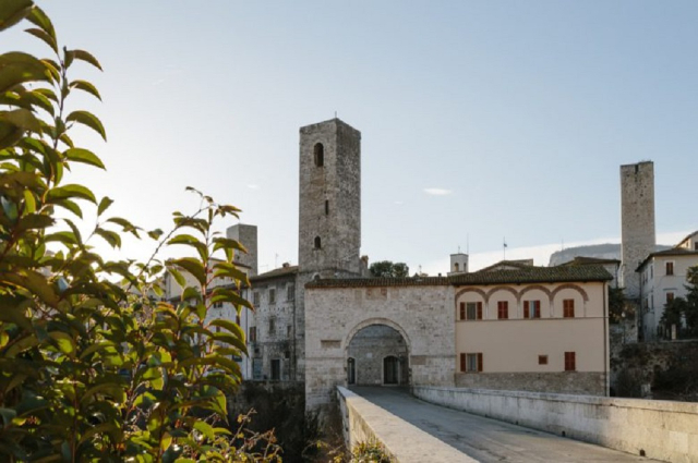Via delle Stelle e il Ponte Romano - Ascoli Piceno | Secret World Trip Planner