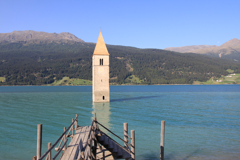 Campanario del lago Resia - Resia | Secret World Trip Planner