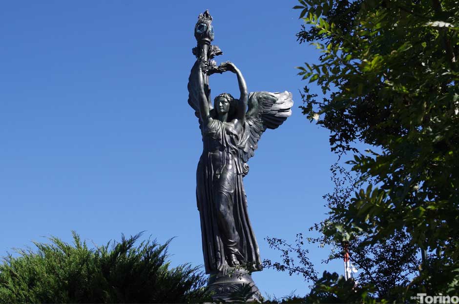 Faro de la Victoria - Torino | Secret World Trip Planner