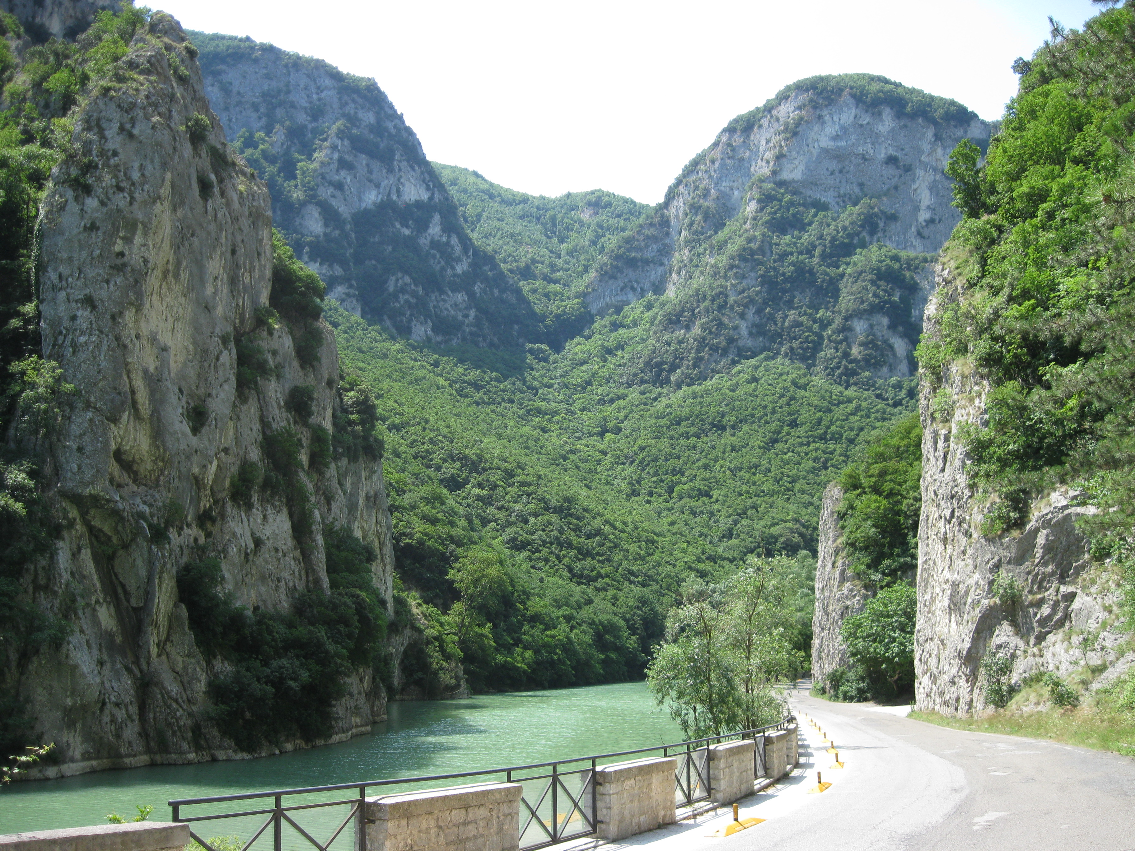 Państwowy rezerwat przyrody Furlo Gorge - Furlo | Secret World Trip Planner