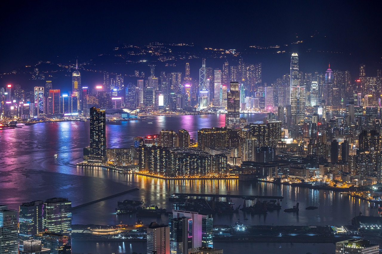 بندر ویکتوریا در جزیره هنگ کنگ - Victoria Harbour | Secret World Trip Planner
