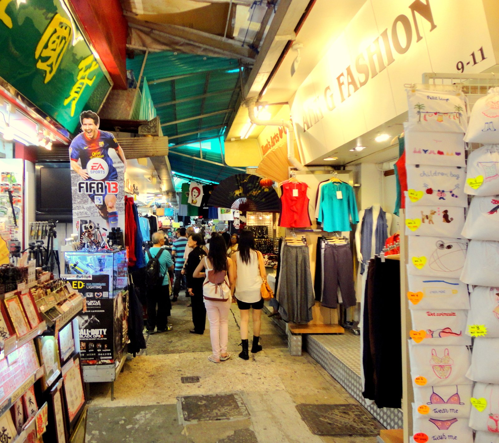 Stanley Market in Hong Kong - Stanley | Secret World Trip Planner