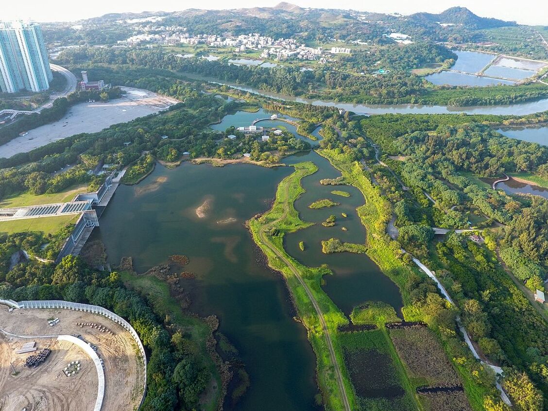 Parque de la Tierra del Derecho de Hong Kong — Wetland Park Rd