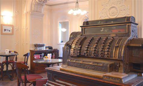 டோமாசியோ காபி - Trieste | Secret World Trip Planner