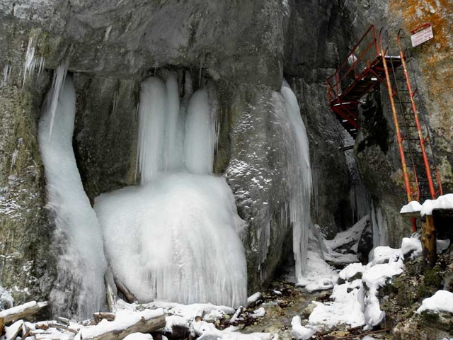 Vodopád Tamina - Unnamed Road | Secret World Trip Planner