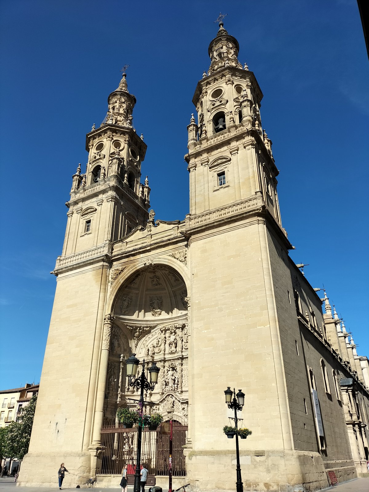 Logroño: El Corazón de La Rioja y sus Vinos - Logroño | Secret World Trip Planner
