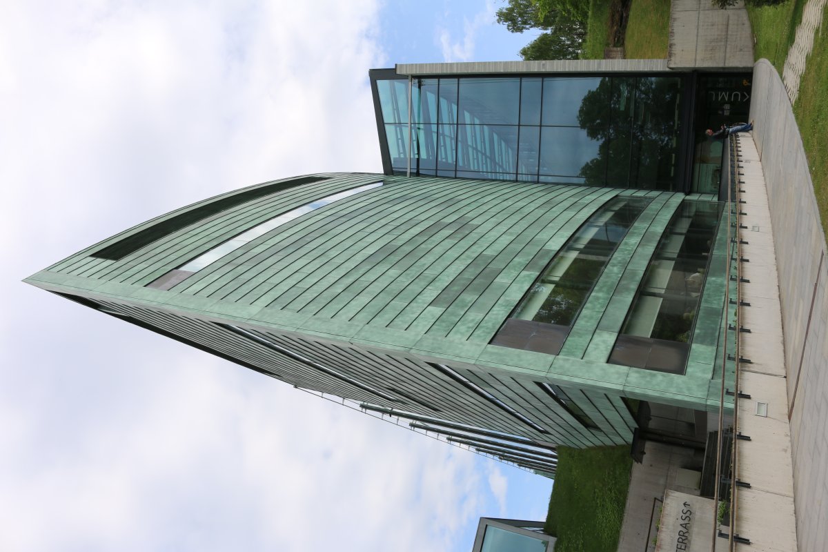 Museo Estone d'Arte: Un Viaggio nel Moderno - Valge tn 1 | Secret World Trip Planner
