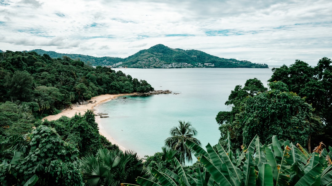 Découvrez les îles de Phuket : Nature et Vie Nocturne - Distretto di Mueang Phuket | Secret World Trip Planner