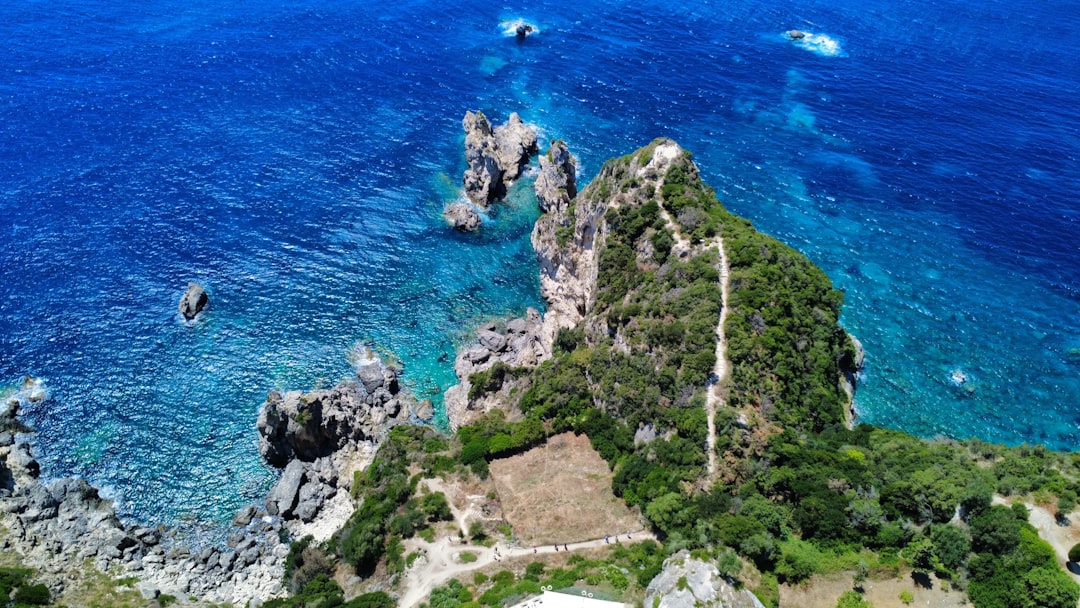 コルフ島を発見：海と歴史の緑の楽園 - Corfù | Secret World Trip Planner