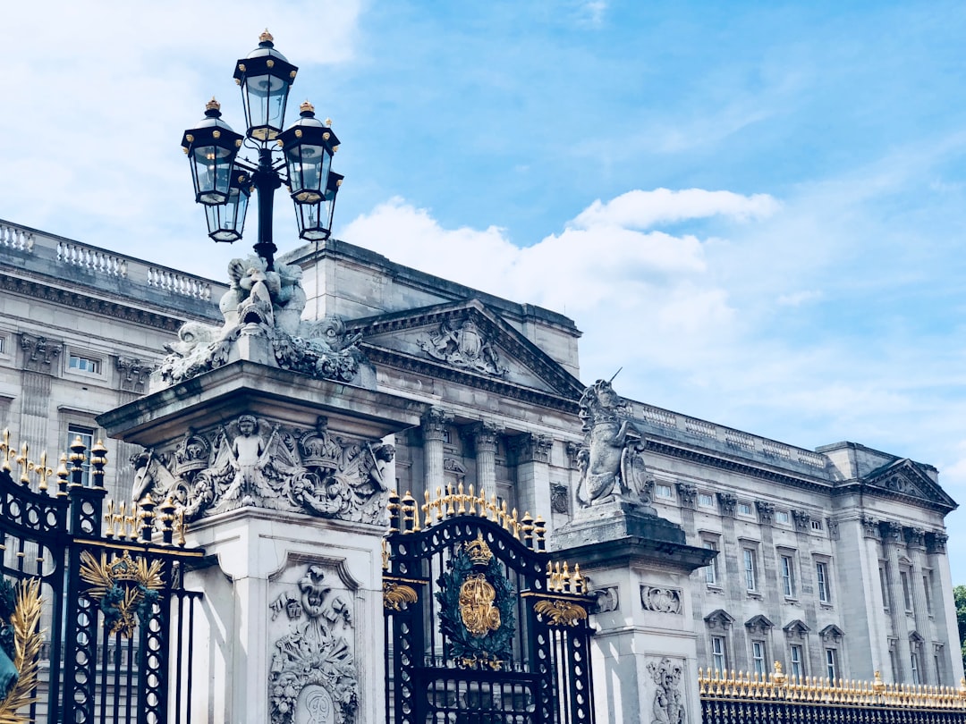 Discovering Buckingham Palace: Art and Architecture - Londra SW1A 1AA | Secret World Trip Planner