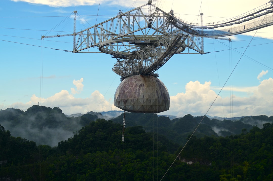 アレシボ電波望遠鏡：天文学の光明 - Arecibo | Secret World Trip Planner