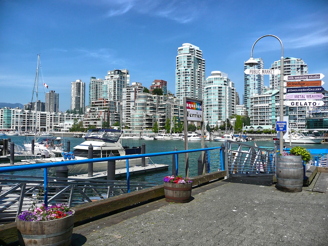 探索格兰维尔岛公共市场的美味 - Vancouver | Secret World Trip Planner
