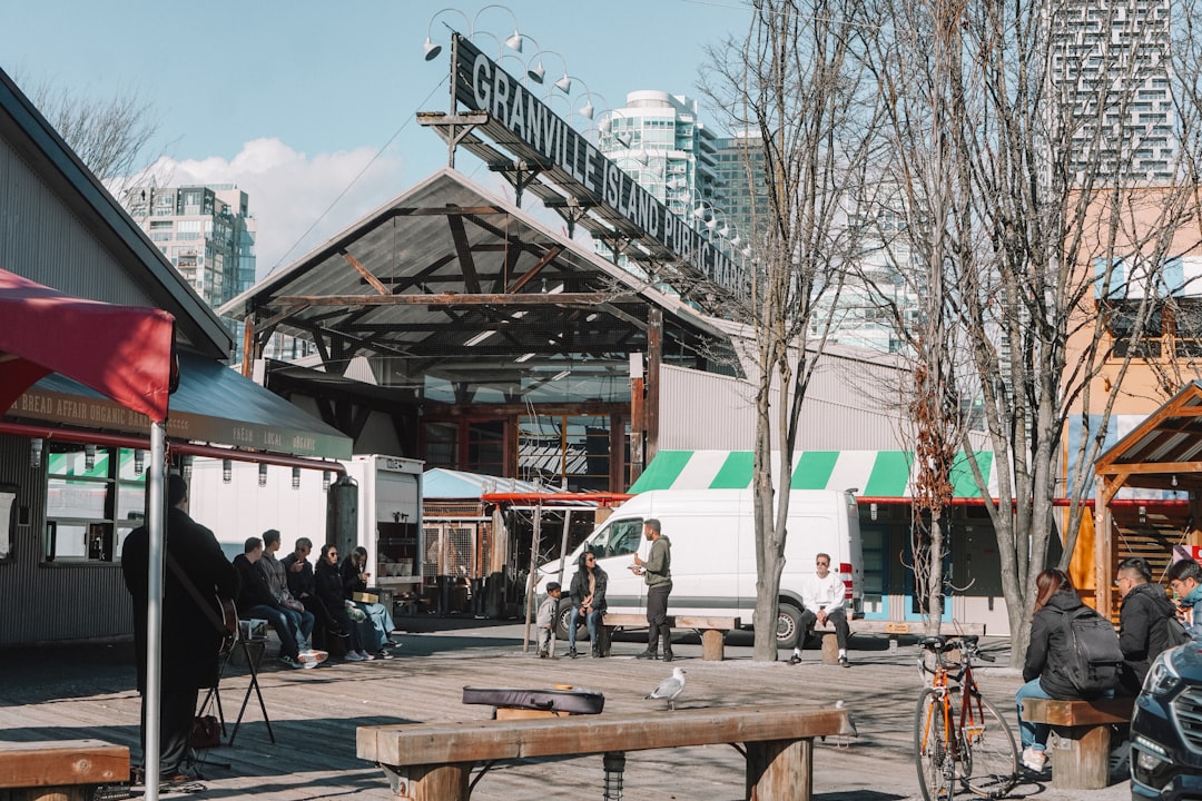 探索格兰维尔岛公共市场的美味 - Vancouver | Secret World Trip Planner