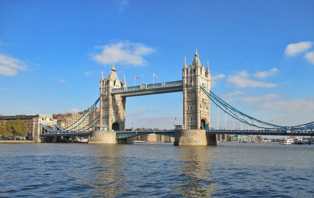 Secret World vs Wanderlog: Planificador de Viajes 2026 - Londra | Secret World Trip Planner