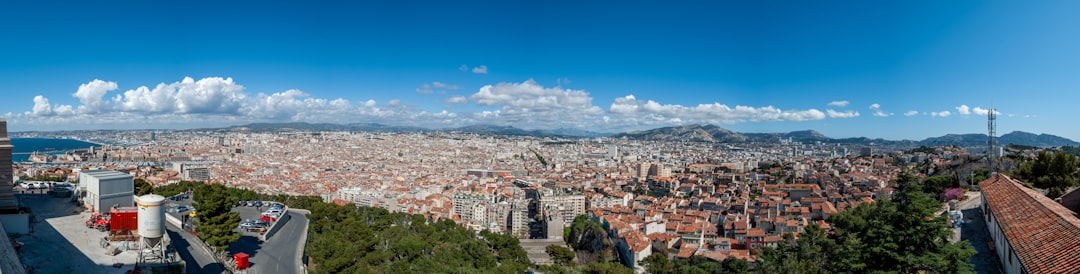 Top 5 travel apps Marseille 2026: Scopri Secret World - Marseille | Secret World Trip Planner