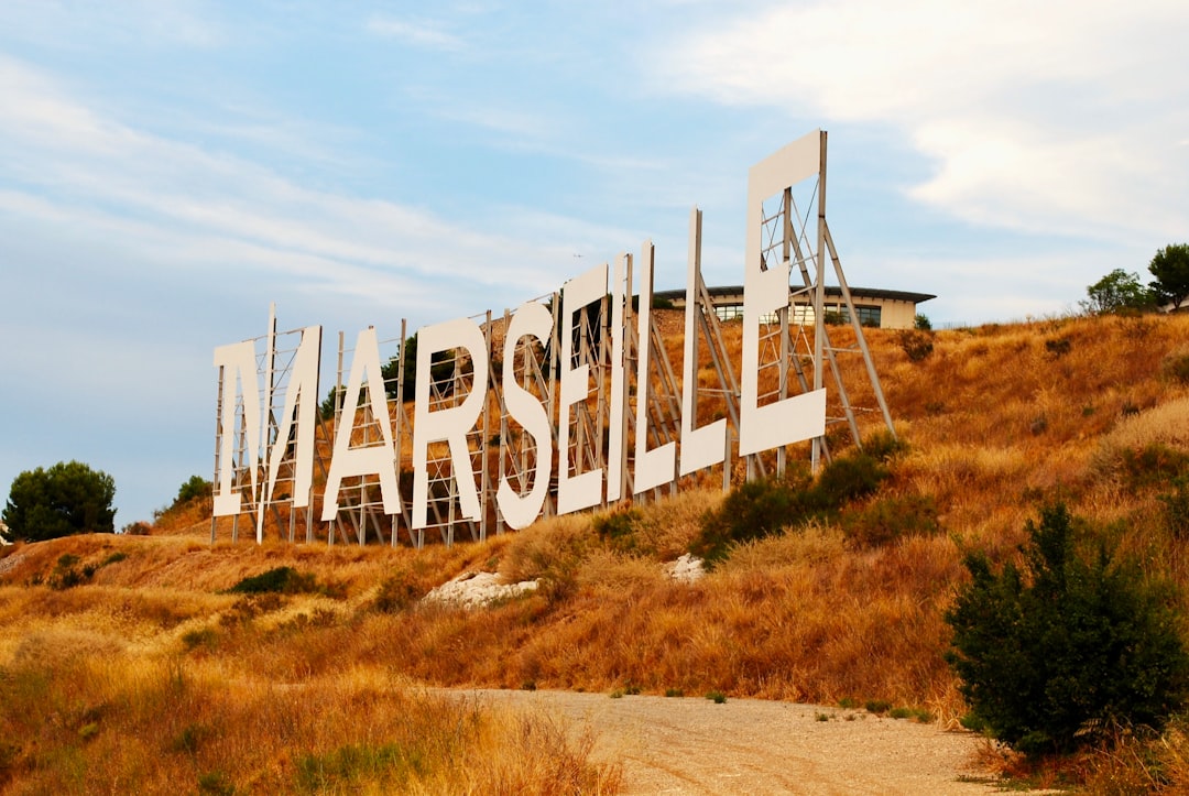 Top 5 travel apps Marseille 2026: Scopri Secret World - Marseille | Secret World Trip Planner