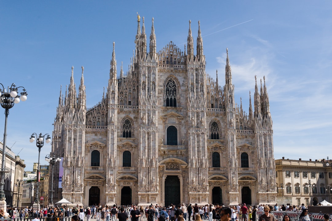 Top 5 Travel Apps for Milan 2026: Discover Secret World - Milano | Secret World Trip Planner