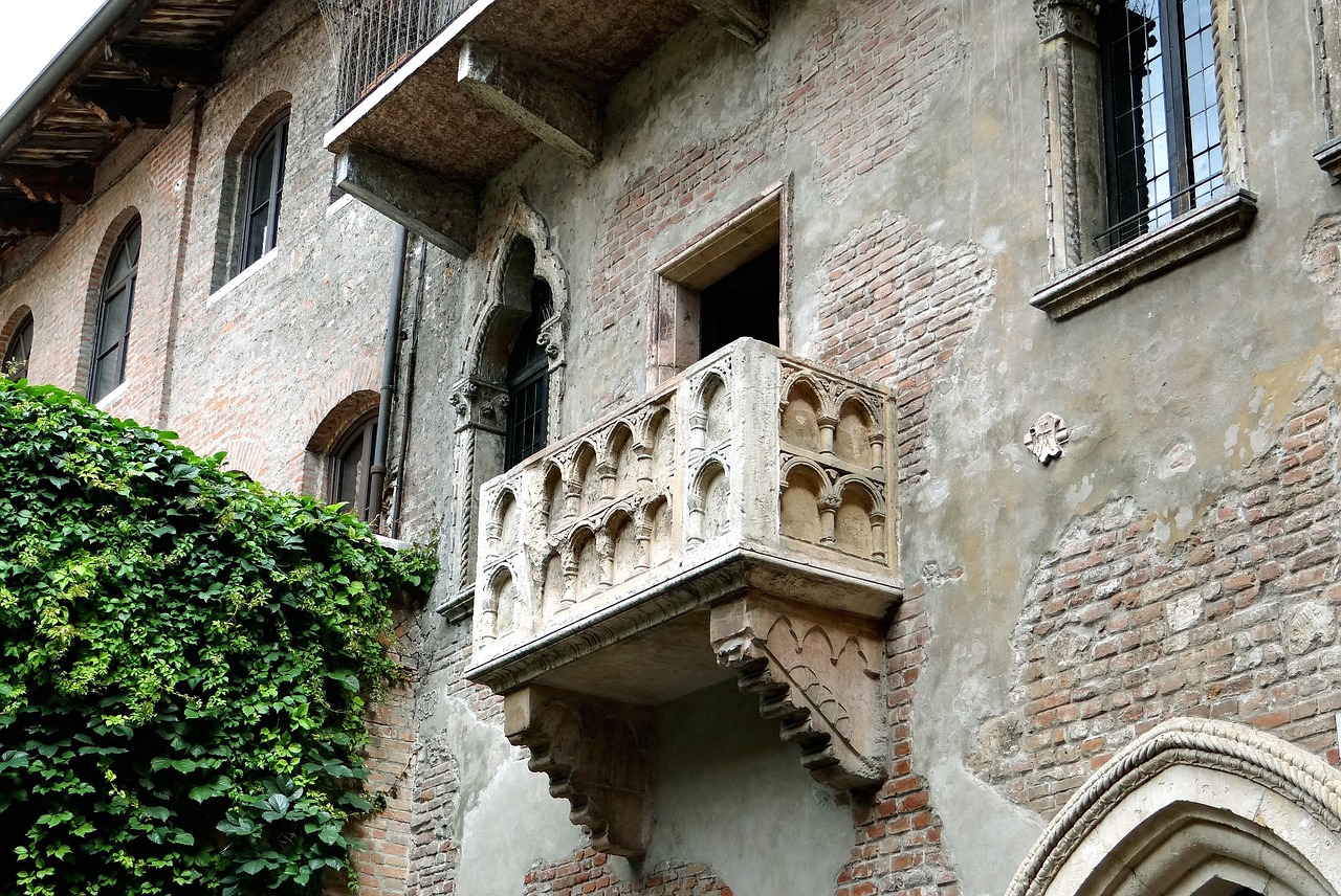 Top 5 Travel Apps Verona 2026: Scopri Secret World - Verona | Secret World Trip Planner
