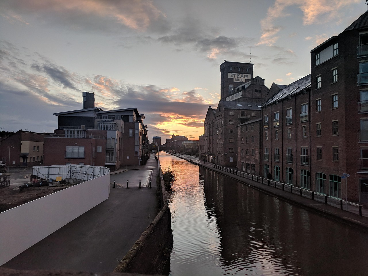 Top 5 travel apps Chester 2026: Scopri Secret World - Chester | Secret World Trip Planner
