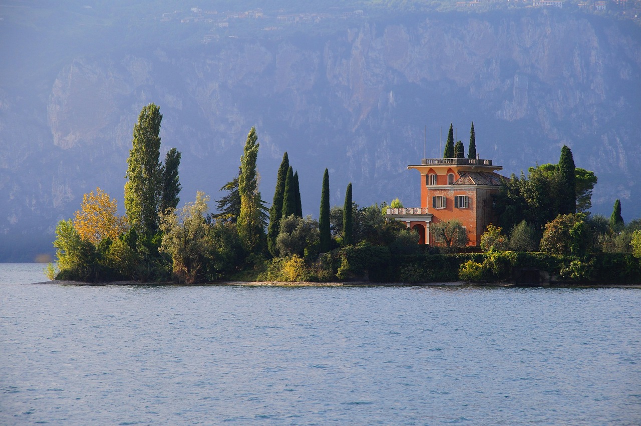 Perfect Itinerary for Lake Garda with AI: 2026 Guide - Lago di Garda | Secret World Trip Planner