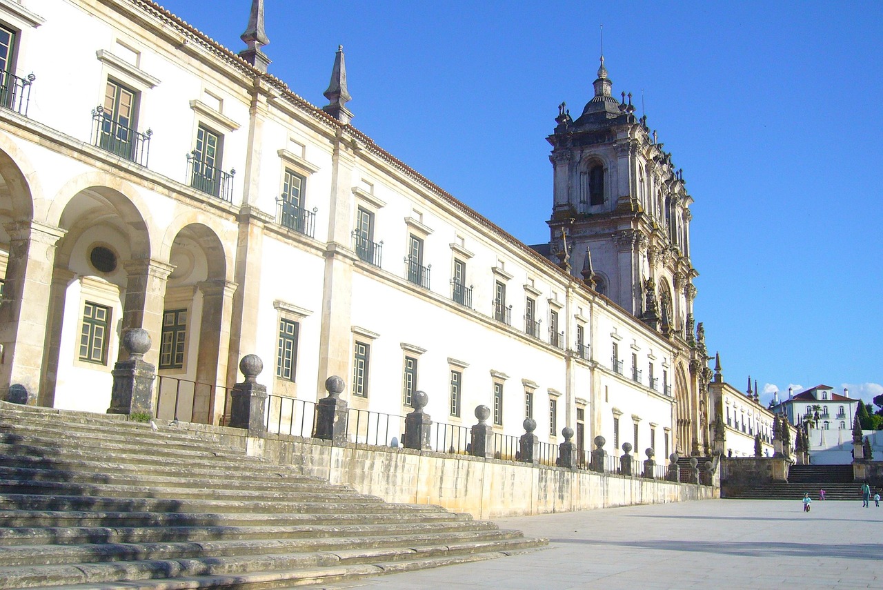 Secret World vs TripIt: o melhor planejador de viagens - Alcobaça | Secret World Trip Planner