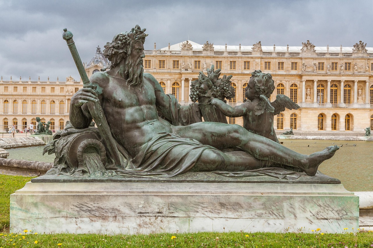 Meilleures apps de voyage Versailles 2026 : 5 à utiliser - Versailles | Secret World Trip Planner