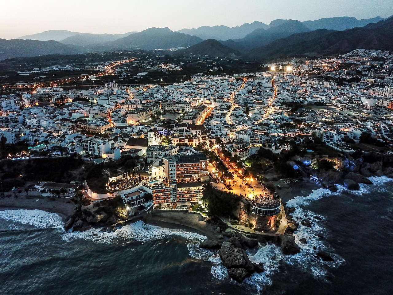 Planificador de Viajes AI Nerja 2026: Organiza tu viaje - Nerja | Secret World Trip Planner